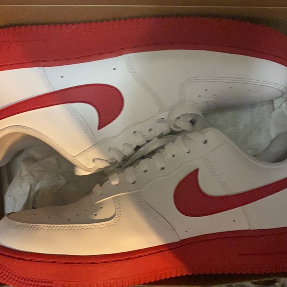 Air Force 1 - Picture 1 of 1